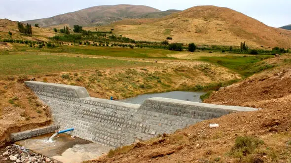 سیستم آبیاری درکشور همانند زمان کوروش است/ فرونشست ها، زنگ خطر کمبود آب های زیر زمینی