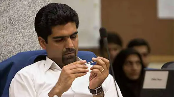 بررسی فقهی و حقوقی لغو عضویت سپنتا نیکنام از شورای شهر یزد