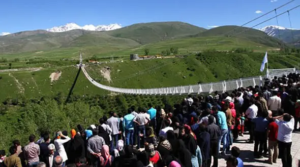 مرگ مرموز زن جوان بر اثر سقوط از پل معلق در مشگین شهر 