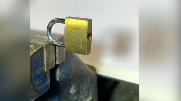 نحوه درآوردن کلید شکسته در قفل + فیلم