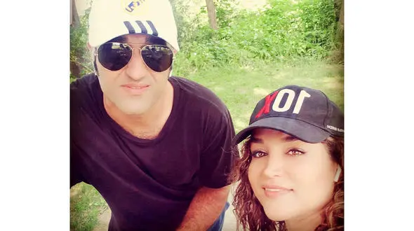 کشف حجاب خواهر پژمان جمشیدی در کانادا ! / مامک همه را شوکه کرد