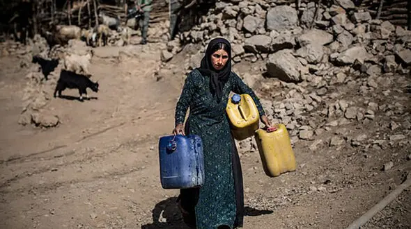 حاجی‌بگلو: بعد از انقلاب هیچ روستایی بدون آب، برق و گاز نیست + فیلم