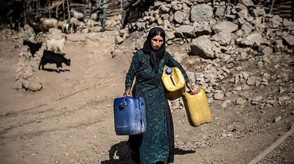 حاجی‌بگلو: بعد از انقلاب هیچ روستایی بدون آب، برق و گاز نیست + فیلم