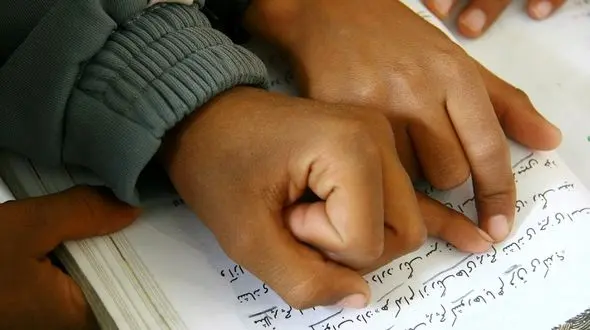 فیلم اعتراض یک معلم ساکن در سیستان و بلوچستان روی آنتن صداوسیما / ما در خشکسالی محض هستیم!