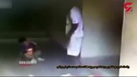 مردی به خاطر کتک زدن بی رحمانه پسر 7 ساله اش دستگیر شد / فیلم لحظه تنبیه+(14+)