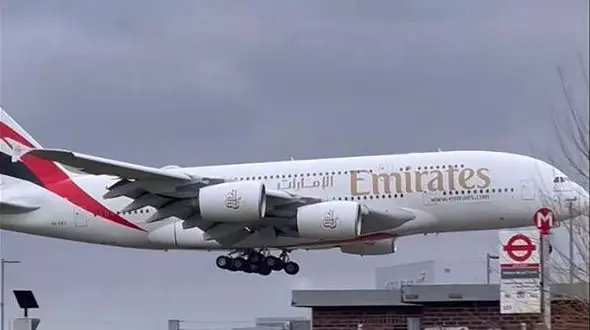 لحظه‌ تماشایی از فرود ایرباس در فرودگاه هیثرو لندن + فیلم