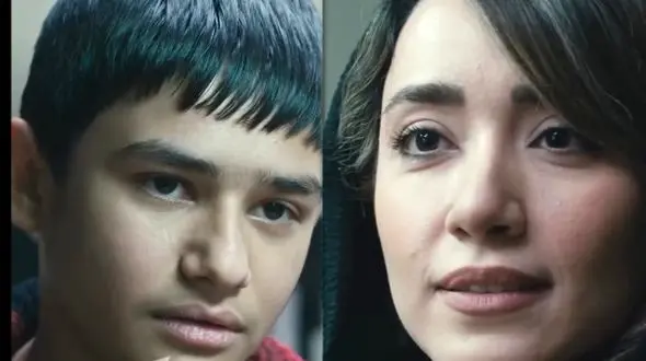 (فیلم) سکانس جنجالی سینان محبی و رژین شمس در فیلم زن و بچه / من که بچه نیستم ولی مطمئنم تو بچه‌ای!