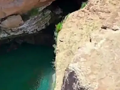 مشاهده چشمه وسط کویر سوزان طبس / راهنمای رسیدن به چشمه مرتضی علی + فیلم