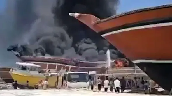 فیلم آتش سوزی کارگاه لنج سازی در قشم + جزئیات