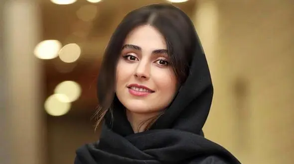 فیلم آواز باشکوه لاله مرزبان بازیگر سریال آبان با آهنگ  چاووشی ! + موزیک ویدیوی  ساعت دیواری من عزیزم رفته تو چرا بیداری!