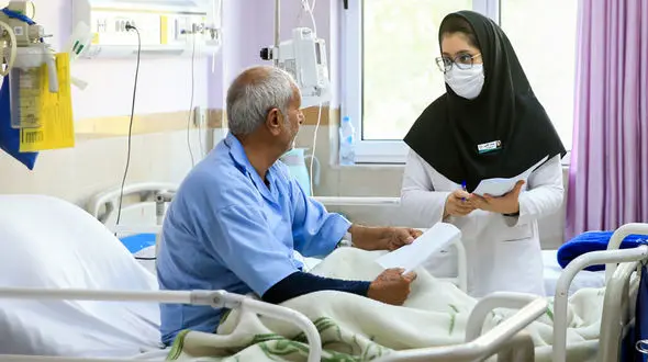 کمبود بیش از ۱۰۰ هزار پرستار در ایران/فشار کاری و معیشت نامطلوب، فارغ التحصیلان پرستاری را از ورود به بازار کار باز می دارد