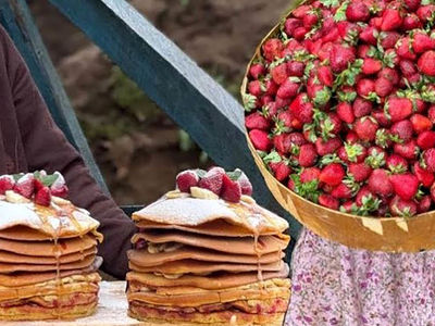 طرز تهیه مربا و پنکیک توت فرنگی به سبک غذای روستایی ایرانی + فیلم