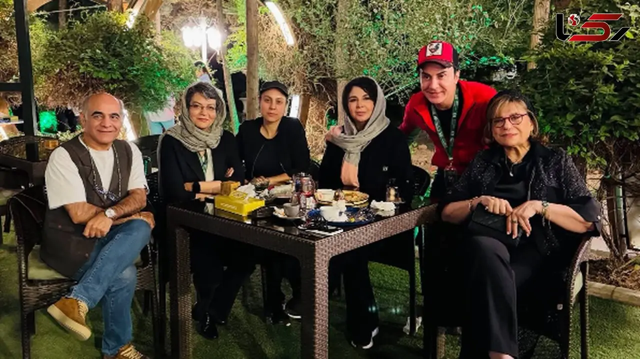 عکس ها / دورهمی چند هنرمند مشهور ایران در یک کافه 