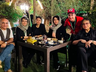 عکس ها / دورهمی چند هنرمند مشهور ایران در یک کافه 