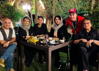 عکس ها / دورهمی چند هنرمند مشهور ایران در یک کافه 
