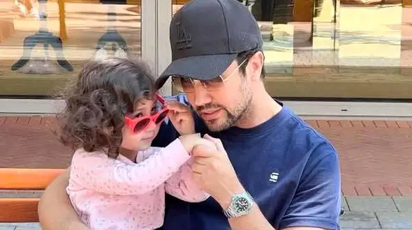 سلیقه جذاب همسر خوش انرژی شاهرخ استخری در دیزاین میز عصرانه با خوراکی های خوشمزه و ایرانی/ مثل همیشه سالم و مقوی+عکس