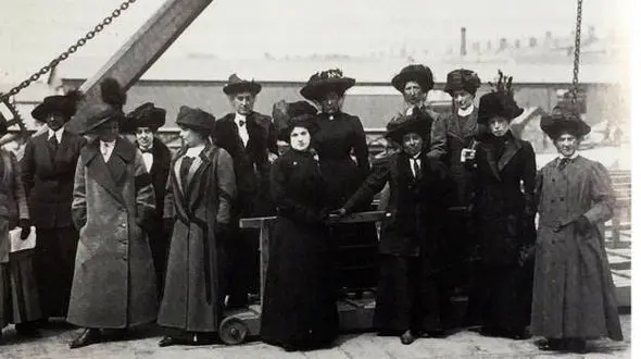 پالتوی خز یکی از نجات‌یافتگان تایتانیک حراج شد 