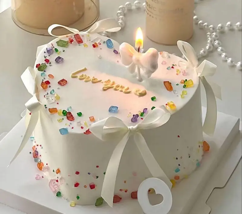 کیک تولد ساده و شیک