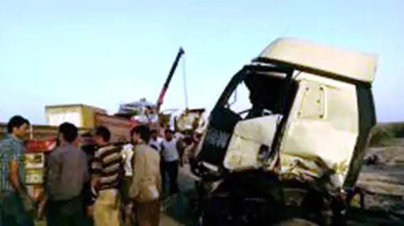 مرگ 4 تن از اعضای یک خانواده در تصادف 6 خودرو در بندرعباس 