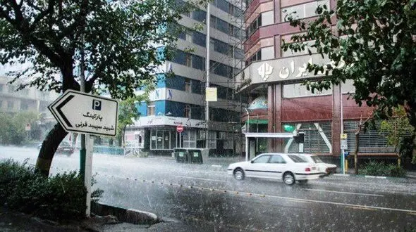 در باران 8 ساعته تهران آب‌گرفتگی نداشتیم