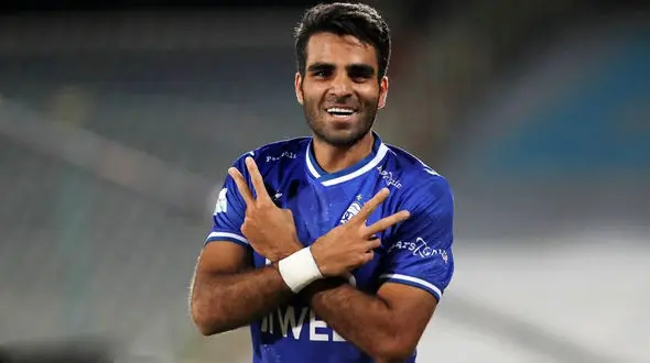 مرادمند: هر جا بروم به فجرسپاسی نمی‌روم/ بازیکنان خارجی لیگ ایران ابتدا فحش یاد می گیرند + فیلم