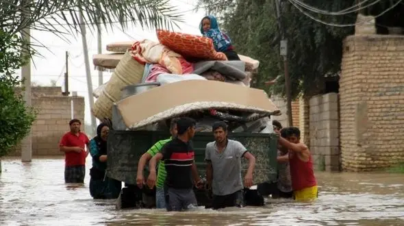 اهواز ، شهر بی دفاع / امید مردم در وعده های پوچ مسئولان شهری غرق می شود!+فیلم