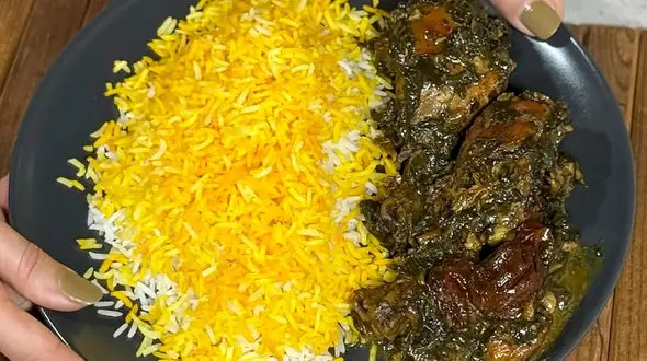 طرز تهیه خورشت آلو اسفناج مرغی + فیلم