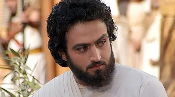 عکس ها / مصطفی زمانی یوزارسیف در کشور تونس با استایلی شیک و دخترکش +  بیوگرافی