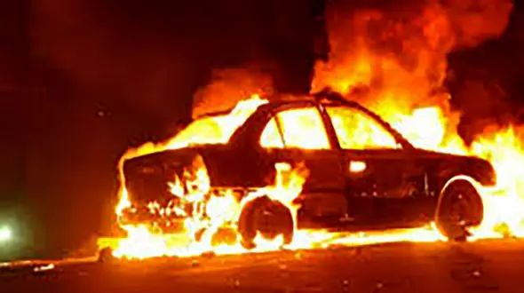 زنده زنده سوختن مرد پرایدسوار در آتش سوزی / در دهدشت رخ داد