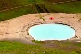 در سفر نزدیک تهران جوشیدن چشمه در دشت لار را ببینید + فیلم