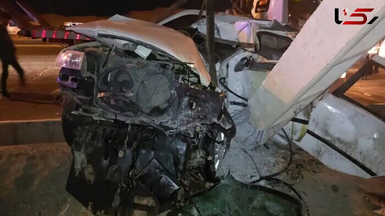 جزییات تصادف هولناک پژو با تیرچراغ برق در زاهدان / 9 نفر در پژو گیر کردند