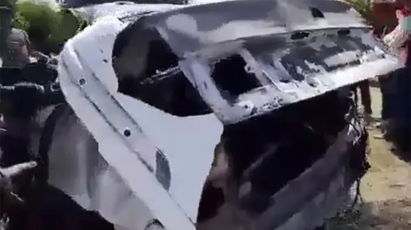 پرواز 60 متری سمند در میدان امام حسین جیرفت / چیزی از خودرو نماند +فیلم 