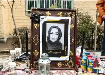 عکس ها/ نگاهی به سینی های تزئین شده خرما و حلوای هنرمندان پیشکسوت ایرانی روی میزهای عزای شیک و زیبایشان/روحشان شاد و یادشان گرامی