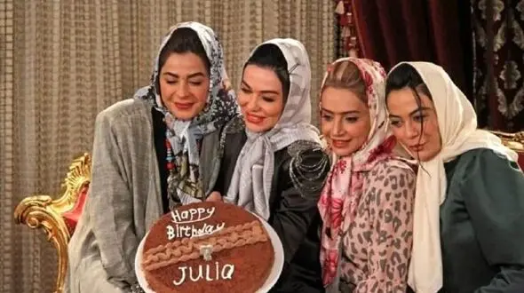 فیلم / تیپ و استایل خیره کننده خانم بازیگران در میهمانی شام مونا فرجاد /  از شهره سلطانی، شبنم قلی خانی، سیما تیرانداز، فریبا نادری، نسیم ادبی / حرکات موزون خانوما رو ببینید