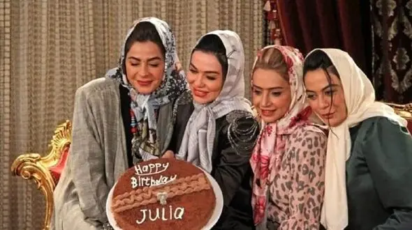فیلم / تیپ و استایل خیره کننده خانم بازیگران در میهمانی شام مونا فرجاد /  از شهره سلطانی، شبنم قلی خانی، سیما تیرانداز، فریبا نادری، نسیم ادبی / حرکات موزون خانوما رو ببینید