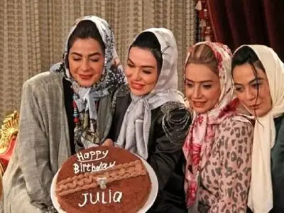 فیلم / تیپ و استایل خیره کننده خانم بازیگران در میهمانی شام مونا فرجاد /  از شهره سلطانی، شبنم قلی خانی، سیما تیرانداز، فریبا نادری، نسیم ادبی و.../ حرکات موزون خانوما رو ببینید ...