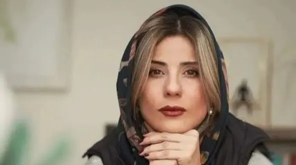 فیلم/ پاسخ تحقیرآمیز و کوبنده سارا بهرامی به بی احترامی خواهر شوهرش/ دائما یکسان نباشد حال دوران غم مخور/ اینجوری باید جواب آدمای گستاخ رو داد!