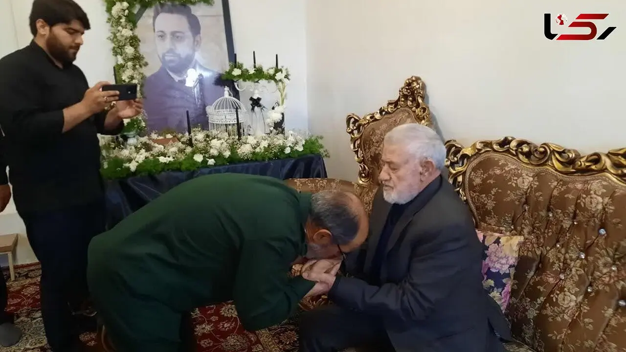 اهدای لوح سپاس فرمانده کل سپاه به خانواده شهید خدمت «مالک رحمتی» 