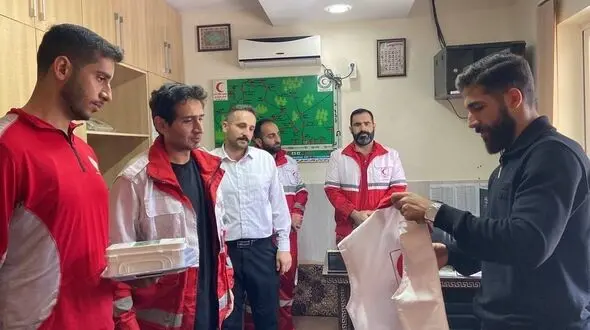 فرزند شمال در «خانه مهر»؛ حضور فرشاد فرجی در پایگاه هلال احمر قائم‌شهر