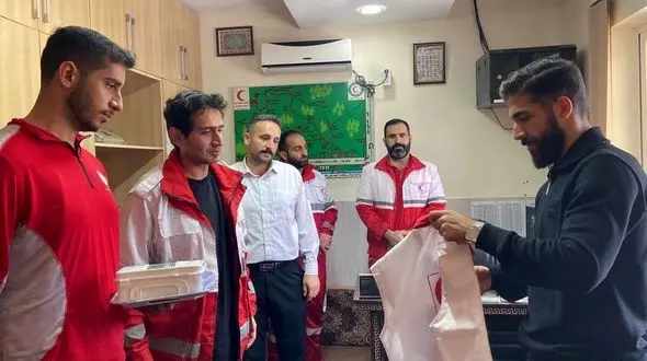 فرزند شمال در «خانه مهر»؛ حضور فرشاد فرجی در پایگاه هلال احمر قائم‌شهر