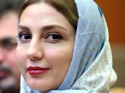 فیلم / نگاهی به چیدمان شاهانه و جذاب خانه حدیث میرامینی و همسرش/ از فرش اصیل ایرانی تا کتابخانه و مبلمان مدرن با تابلوهای هنری !