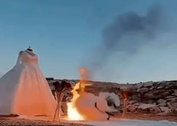 فیلم جگرسوز از  عروسی لاکچری  زوج عاشق پیشه در غزه فلسطین / داماد لباس و دسته گل عروس را آتش کشید../ عروس  زیر بمباران پر کشید ...