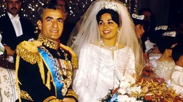 سند ازدواج سوم محمدرضا پهلوی و سفره عقد و مهریه عجیب فرح دیبا/ ظاهر فریبی تا این حد؟