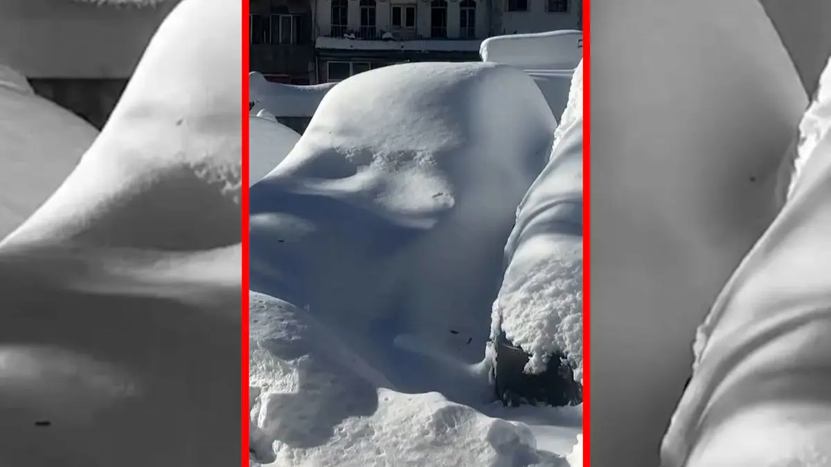 فیلم برف ۱.۵ متری در قسمطونی ترکیه و گرفتار شدن خودروها