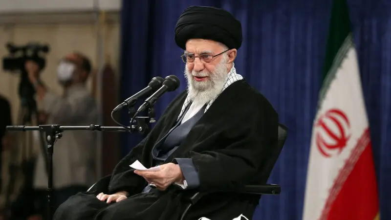 حضرت آیت‌الله خامنه‌ای رهبر انقلاب در دیدار جمعی از مردم قم به مناسبت سالروز قیام ۱۹ دی ۱۳۵۶