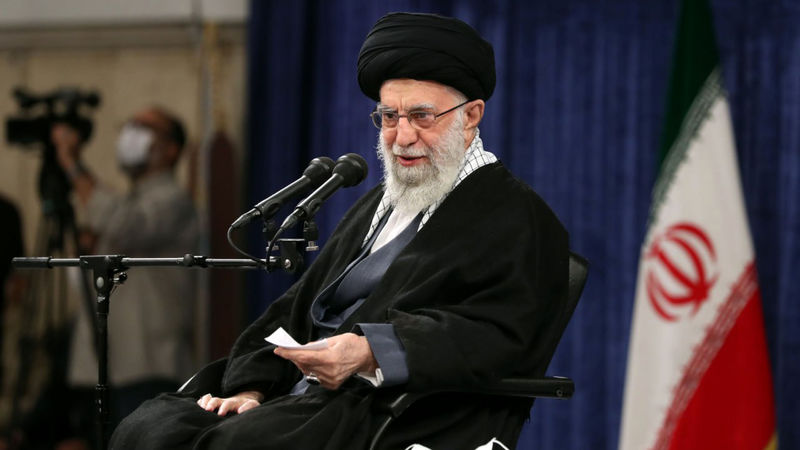 حضرت آیت‌الله خامنه‌ای رهبر انقلاب در دیدار جمعی از مردم قم به مناسبت سالروز قیام ۱۹ دی ۱۳۵۶