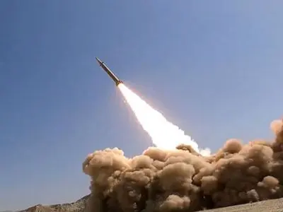 فیلم رونمایی سپاه از تونل موشکی زیرسطحی خلیج فارس همزمان با استقرار ناو هواپیمابر آبراهام لینکن آمریکا 