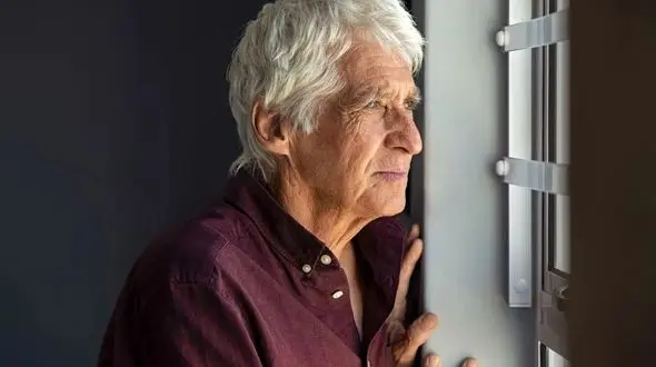 3 پشیمانی بزرگ که افراد 60 ساله آرزو می‌ کنند تغییر می‌ دادند