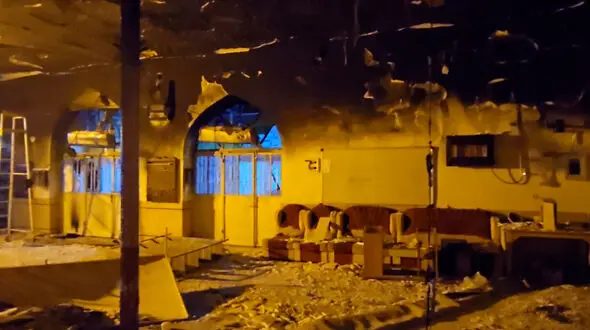 فیلم تلخ غارت و به آتش کشیدن مسجد امام رضا (ع) اندیمشک