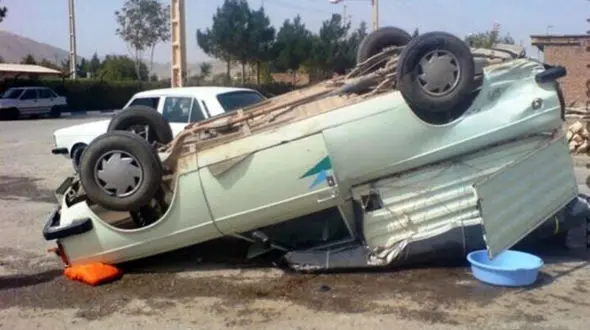 حادثه در جاده خاوران/ واژگونی وانت ۹ نفر را راهی بیمارستان کرد+ جزئیات